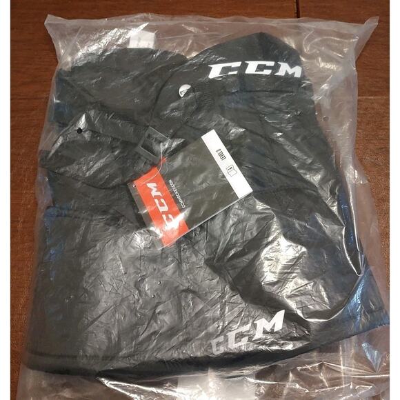 CCM Hockey Pants YOUTH Small Black Shorts Level 3 YT-S NWT - Picture 4 of 6